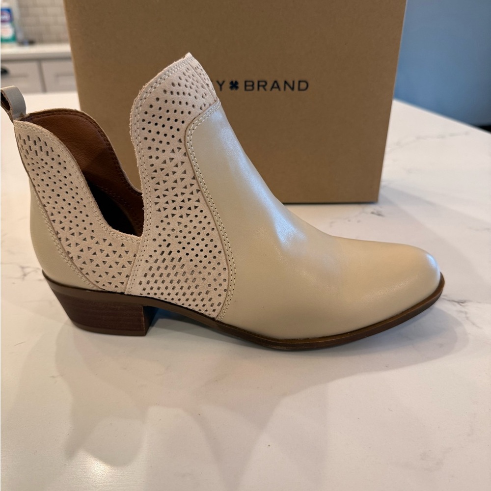 Lucky Brand Belgon Perforated Leather Booties Size 9.5 NIB